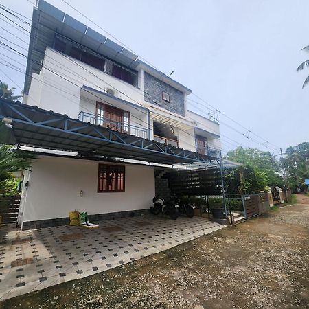 Happyhomes Homestay Thiruvananthapuram Екстериор снимка